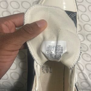 I am selling Brain dead converse